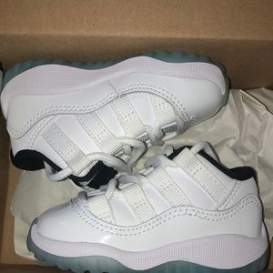Jordan 11 Retro Low (TD) (size 4C)